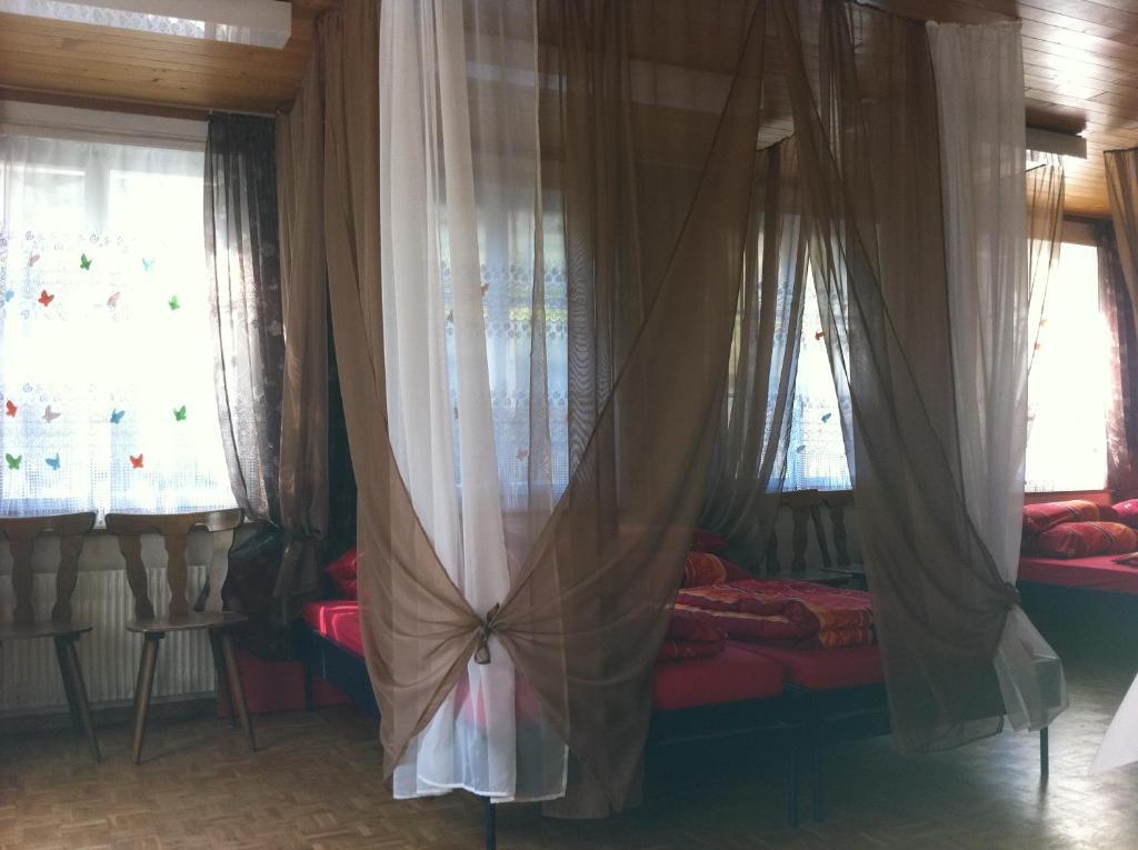 Gasthof Am Bach Bed & Breakfast Boltigen Bilik gambar