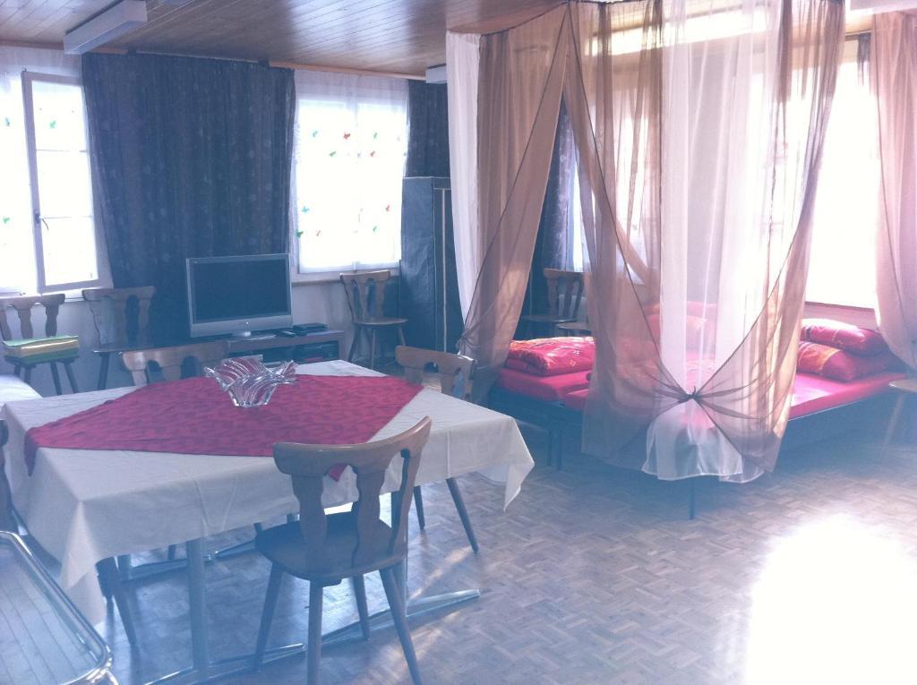 Gasthof Am Bach Bed & Breakfast Boltigen Bilik gambar